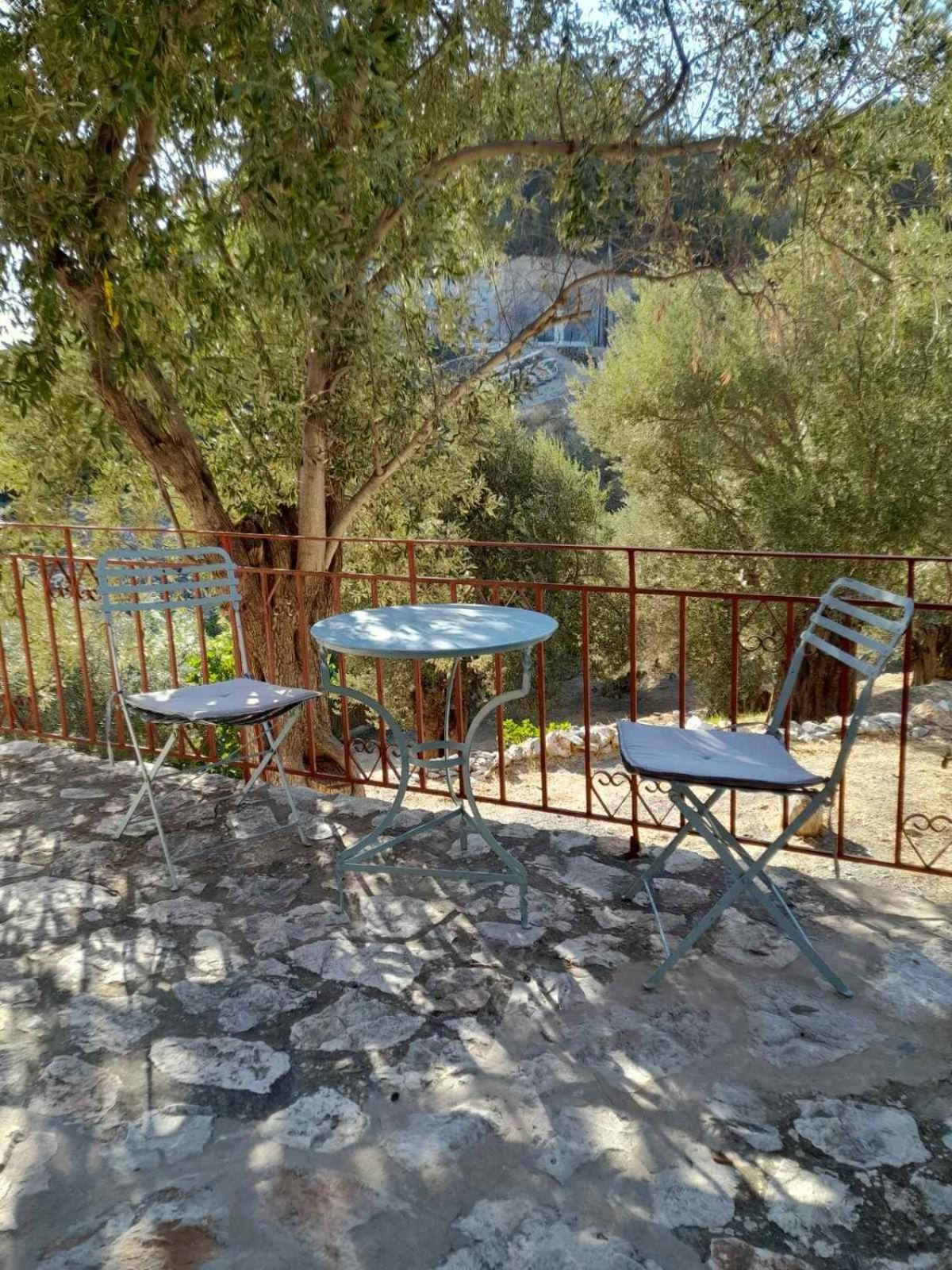 Δωμάτια Κόκκινος Πύργος Plomari Exterior photo