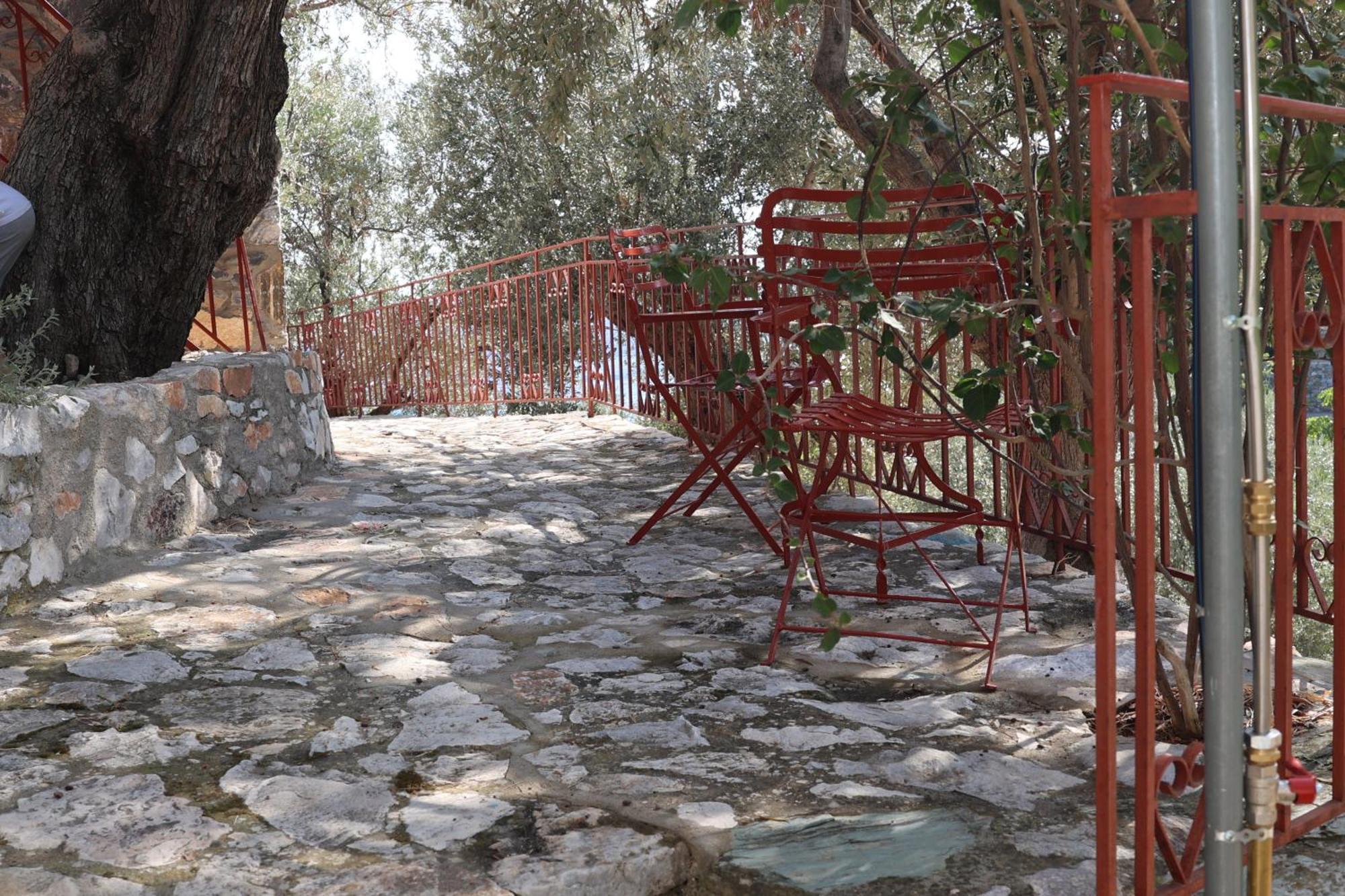 Δωμάτια Κόκκινος Πύργος Plomari Exterior photo