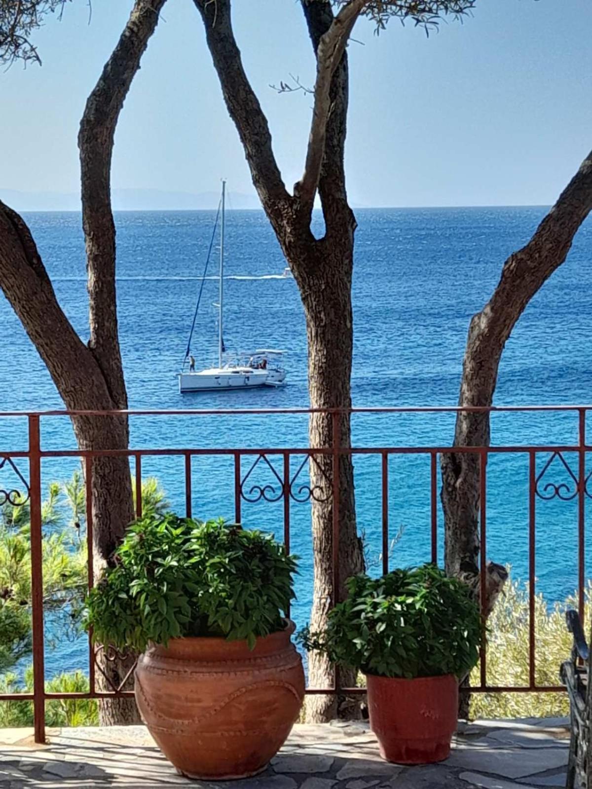 Δωμάτια Κόκκινος Πύργος Plomari Exterior photo