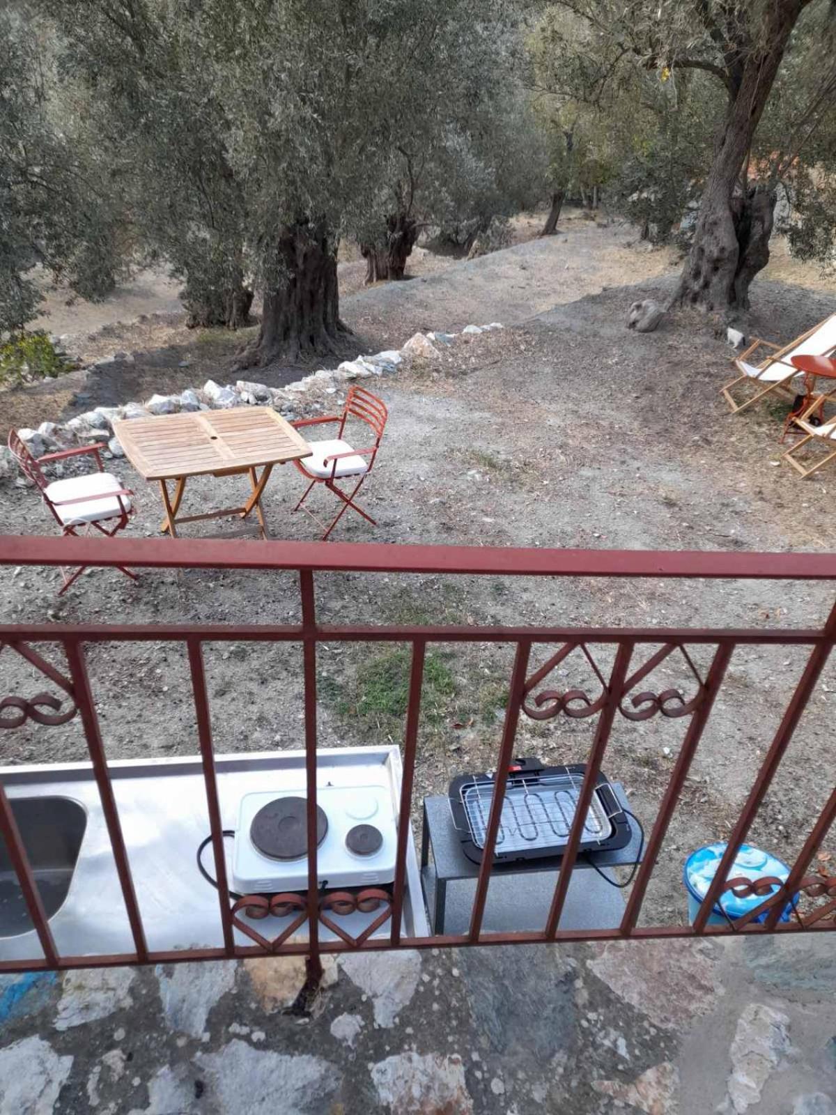 Δωμάτια Κόκκινος Πύργος Plomari Exterior photo